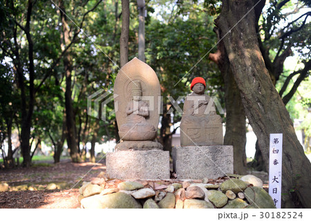 昆陽寺四国四国八十八ヶ所石仏巡り 30182524