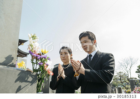 お墓参り 30185313
