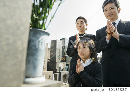 お墓参り 30185327