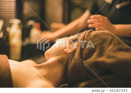 body care　撮影協力： 3BエステサロンLuki'A（麻布十番） 30187345