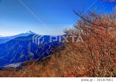 滝子山から見る富士山と初狩の街並みの写真素材