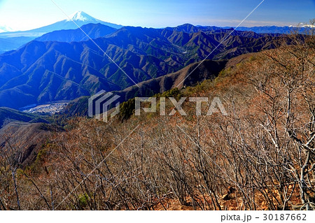 滝子山から見る富士山と初狩の街並みの写真素材