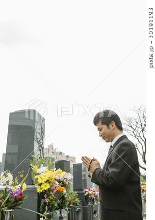 お墓参り お墓参り 30191193