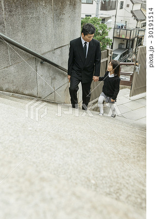 お墓参り 30191514