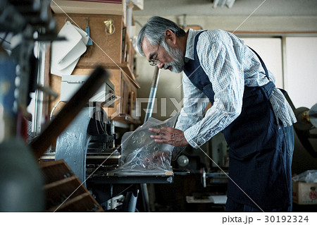 職人　男性 30192324