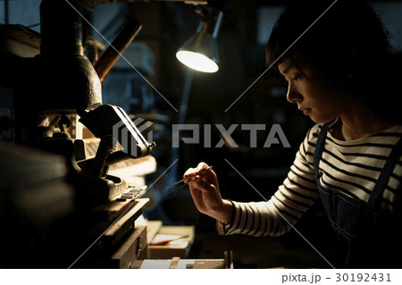 職人　女性 30192431