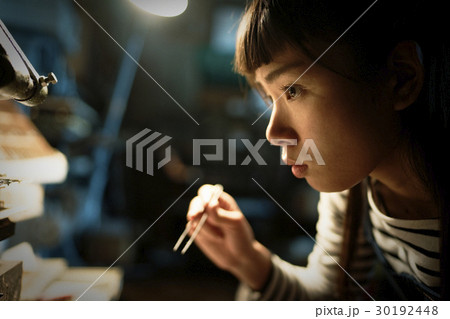 職人　女性 30192448