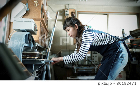 職人　女性 30192471