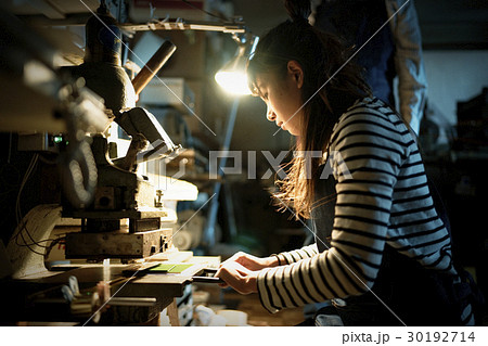 職人 女性 職人 女性 30192714