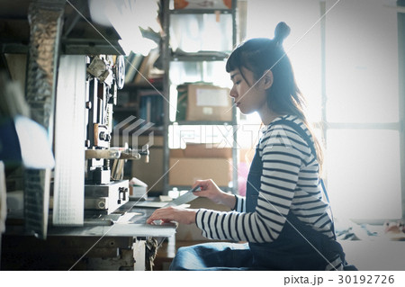 職人　女性 30192726