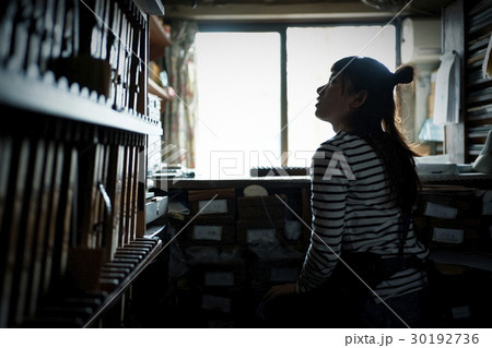 職人　女性 30192736