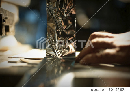職人作業　手元 30192824