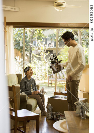 シニア　梱包　作業 30193063