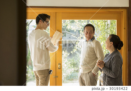 シニア　リノベーション　打ち合わせ　建築家 30193422