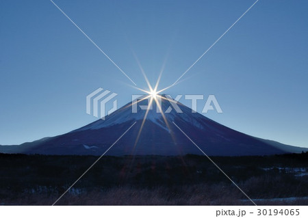朝霧高原からダイヤモンド富士 朝霧高原からダイヤモンド富士 30194065