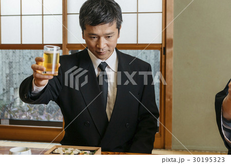 お墓参り 30195323