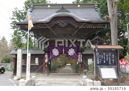 信州　安曇野　豊科　法蔵寺山門　横　諏訪大隅流柴宮矩重と地元の名工浅川豊八の造立　長野県宝 30195719