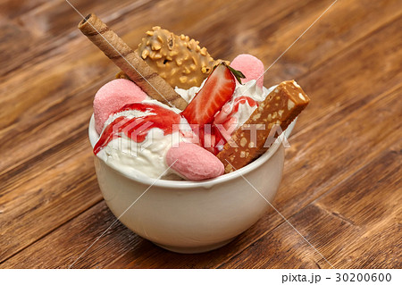 Sundae ice cream cocktail with wafer and candy 30200600