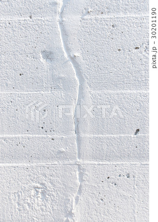 テクスチャー 割れ目が入ったコンクリートの壁 30201190