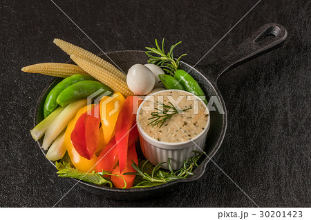 バーニャカウダ　Bagna cauda 30201423