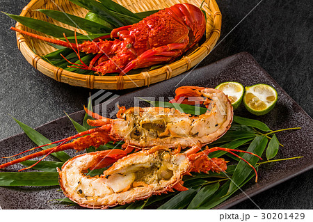 伊勢エビの鬼殻焼き Shrimp S Demon Shellfish Japanese Foodの写真素材