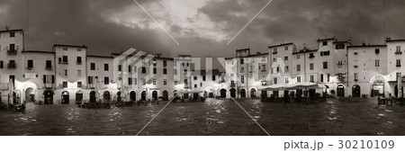 Piazza dell Anfiteatro night panorama 30210109