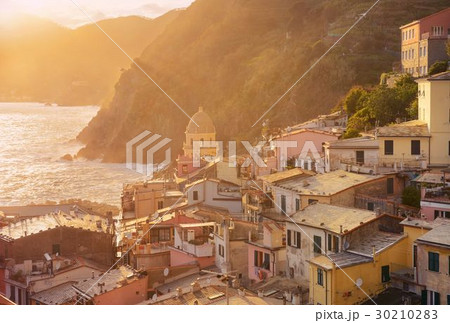 Vernazza sunset in Cinque Terre 30210283