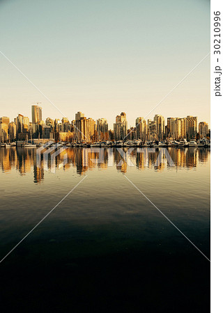 Vancouver 30210996