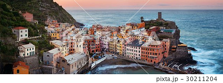 Vernazza buildings and sea in Cinque Terre panorama 30211204