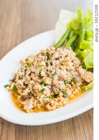 Spicy minced chicken salad Spicy minced chicken salad 30212589