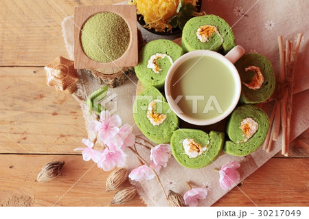 Green tea cake roll and matcha green tea. Green tea cake roll and matcha green tea. 30217049