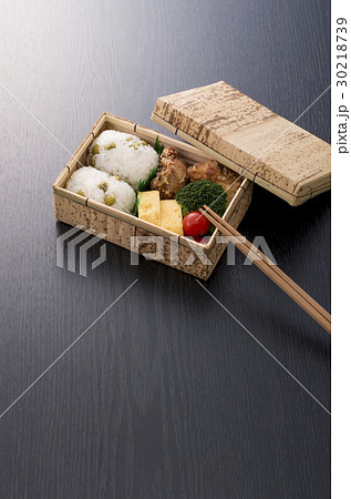 お弁当 30218739