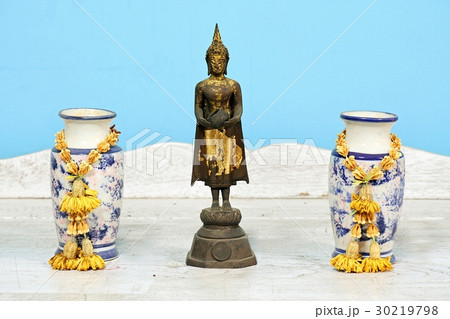 Buddha statue, antique. 30219798