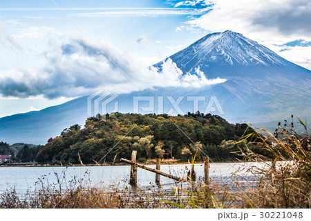 Mount fuji at kawaguchiko Lake in Yamanashi, japan Mount fuji at kawaguchiko Lake in Yamanashi, japan 30221048