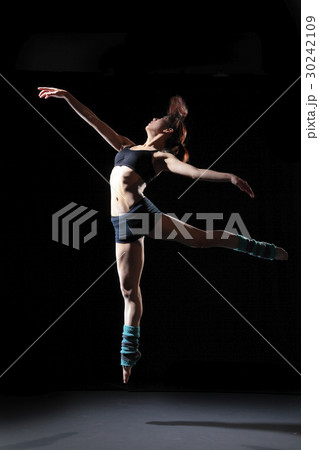 Body Lauguage 30242109