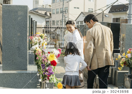 お墓参り お墓参り 30243698