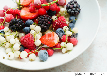 frozen berries frozen berries 30243973