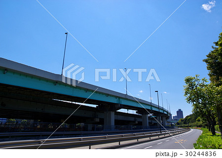 国道357号と首都高速 辰巳JCT　2017年4月　広角　空を広く 30244836