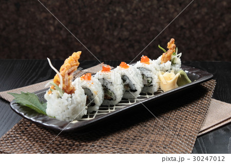 sushi roll 30247012