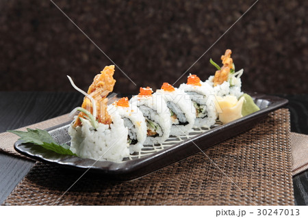 sushi roll 30247013