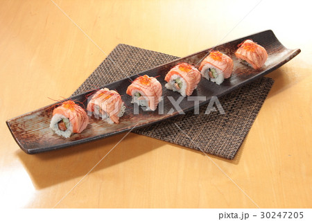 sushi roll 30247205
