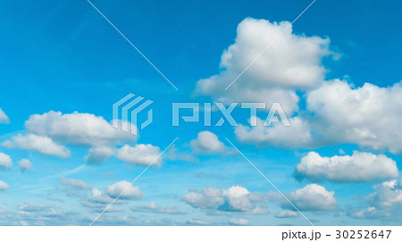マグリットの絵のような青空 マグリットの絵のような青空 30252647