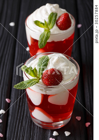 Strawberry jelly with whipped cream 30257884