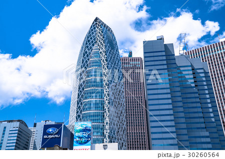 《東京都》新宿西口駅前・オフィス街 《東京都》新宿西口駅前・オフィス街 30260564