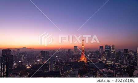 東京タワーと東京都心の夕景 30283186