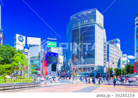 東京　渋谷駅　ハチ公口駅前風景（スクランブル交差点） 30285219
