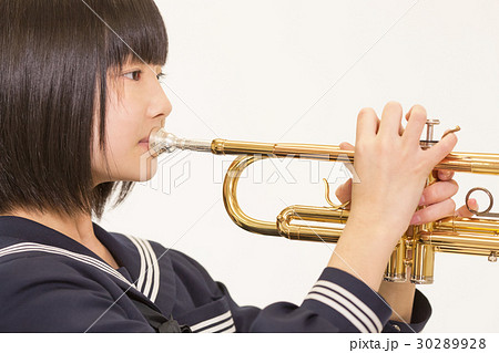 楽器を演奏する女の子の写真素材 30289928 Pixta