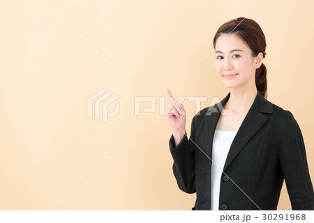 ビジネスイメージ 若い女性 ビジネスイメージ 若い女性 30291968