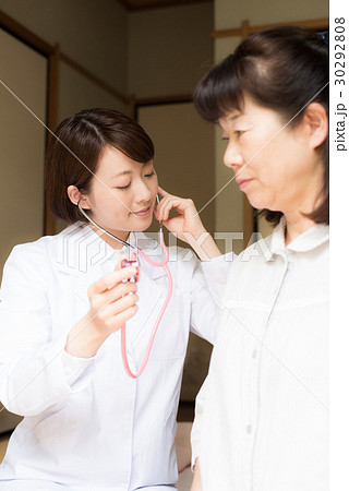 在宅医療 女性 医師 在宅医療 女性 医師 30292808