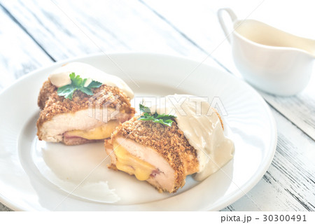 Chicken Cordon bleu 30300491